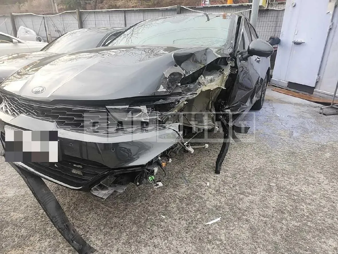 Photo 2 of 34: 2020 Kia K5 2.0(LPG), VIN KNAG641BBLA029525 — Korean insurance auction