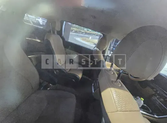 Photo 2 of 20: 2023 Kia Carnival — Korean insurance auction