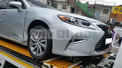Photo 1 of 24: 2017 Lexus ES300h, VIN JTHBW1GG9H2164085 — Korean insurance auction