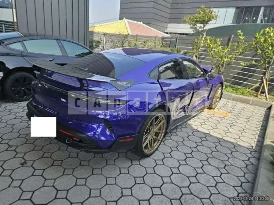 Photo 2 of 26: 2025 Porsche Taycan Turbo GT Baisak Package — Korean insurance auction