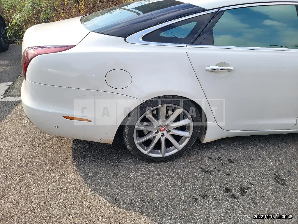 Photo 2 of 50: 2016 Jaguar XJ 3.0d, VIN SAJAA229XGNV99979 — Korean insurance auction