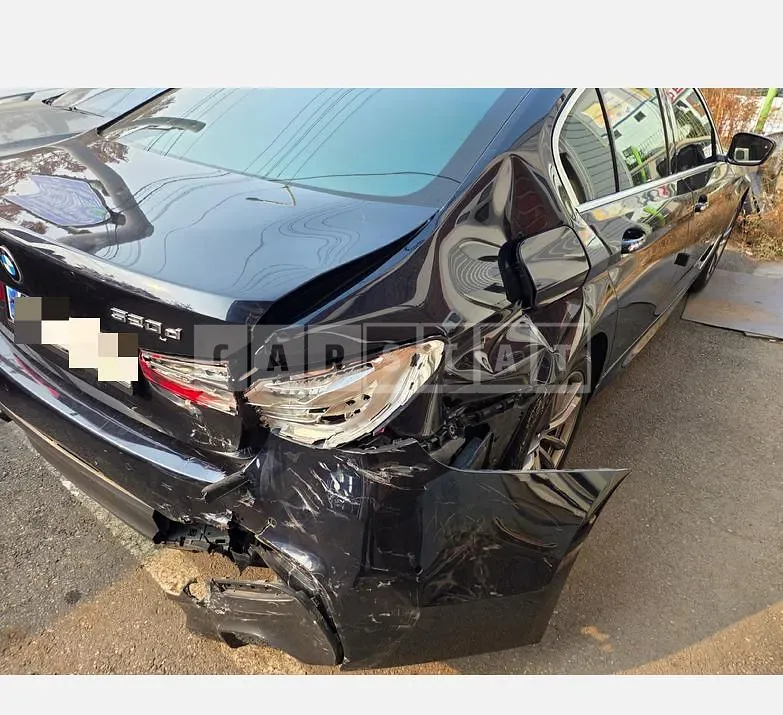 Photo 2 of 12: 2018 BMW 520d — Korean insurance auction