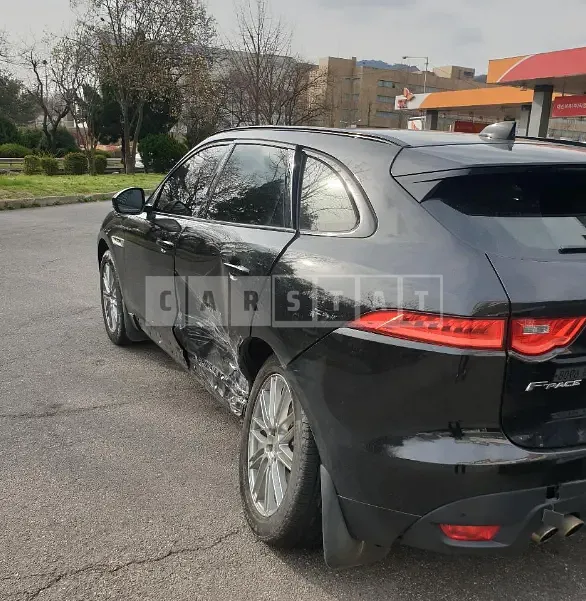 Photo 2 of 10: 2019 Jaguar F-Pace 20d AWD, VIN SADCA2BN2KA369619 — Korean insurance auction