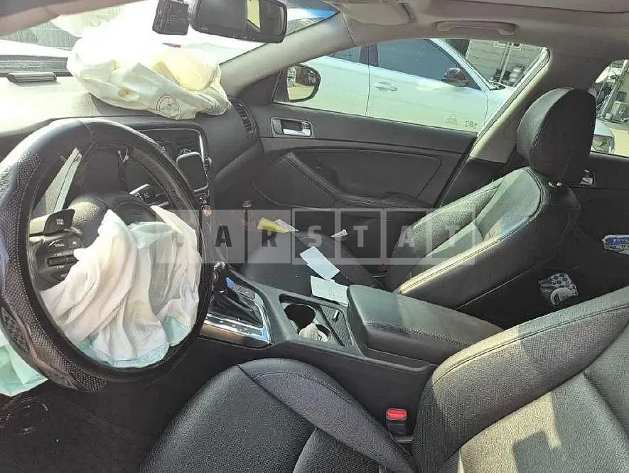 Photo 2 of 13: 2015 Kia K5 — Korean insurance auction