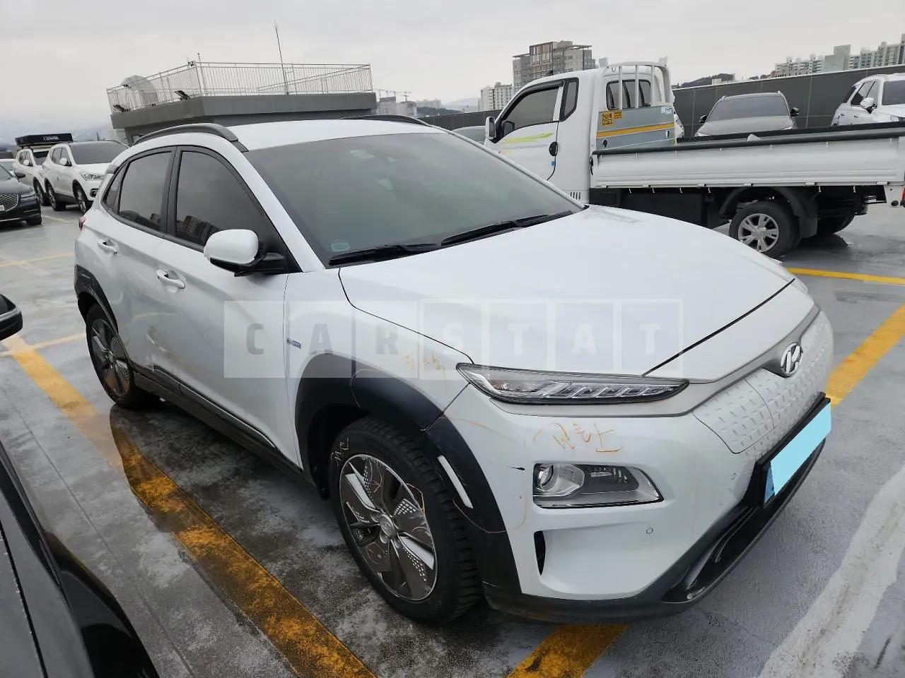 Photo 2 of 13: 2020 Hyundai Kona Electric, VIN KMHK381GFLU102366 — Korean insurance auction