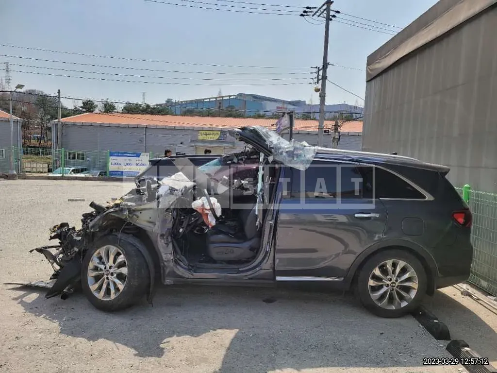 Photo 2 of 8: 2020 Kia Sorento, VIN KNAPS81ABLA600630 — Korean insurance auction