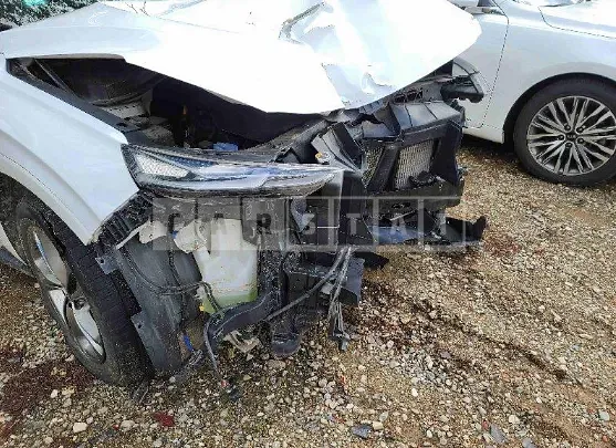 Photo 2 of 13: 2019 Hyundai Santa Fe, VIN KMHS581CDKU052897 — Korean insurance auction