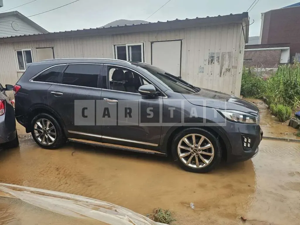 Photo 2 of 8: 2015 Kia Sorento 2.2 4WD — Korean insurance auction