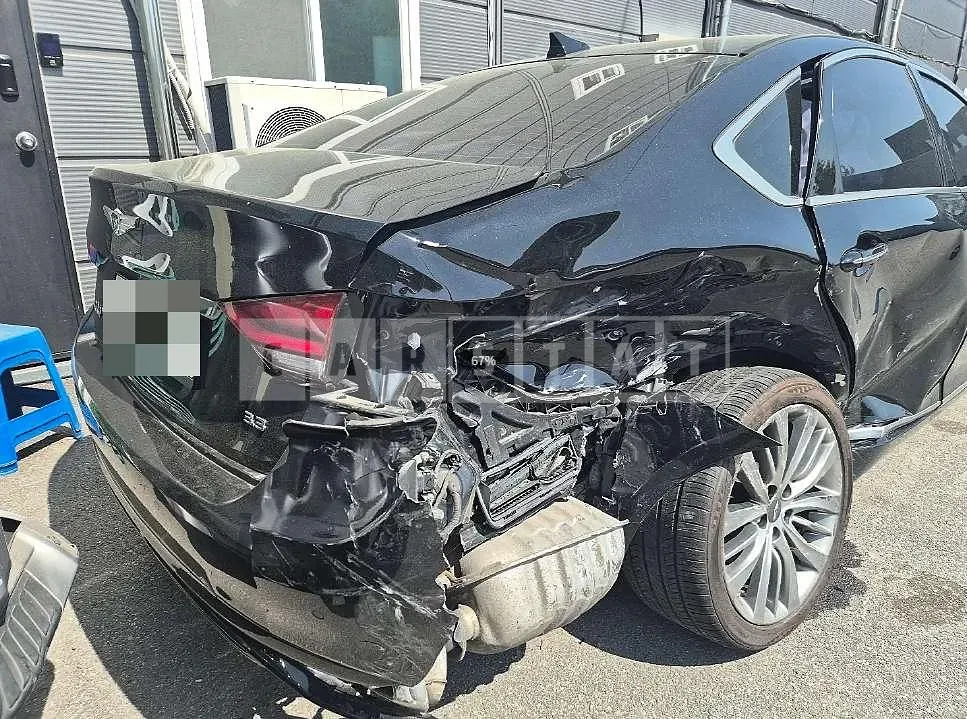 Photo 2 of 39: 2016 Genesis G80, VIN KMHGM41DBHU180106 — Korean insurance auction
