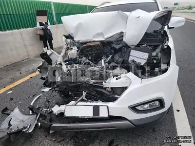 Photo 1 of 5: 2014 Hyundai Tucson, VIN KMHJU81VBFU976744 — Korean insurance auction