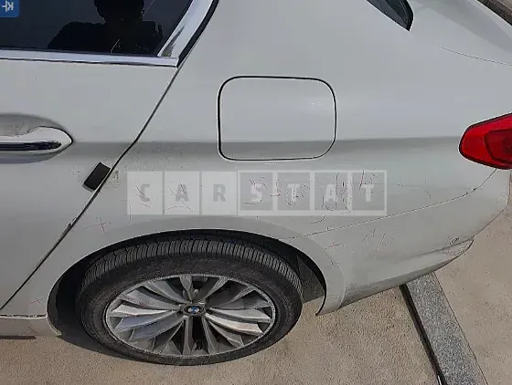 Photo 2 of 9: 2018 BMW 520d, VIN WBAJC3103JD032315 — Korean insurance auction