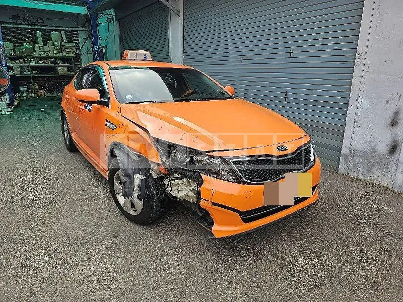 Photo 2 of 25: 2015 Kia K5 2.0 LPG, VIN KNAGN418BGA647124 — Korean insurance auction