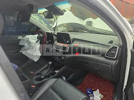 Photo 2 of 17: 2020 Hyundai Tucson — Korean insurance auction
