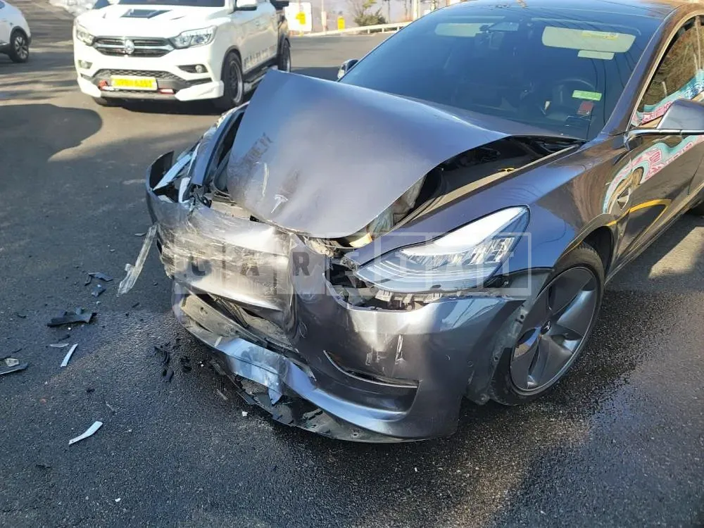 Photo 2 of 11: 2020 Tesla Model 3, VIN 5YJ3E1EBXLF768864 — Korean insurance auction