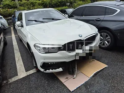 Photo 1 of 33: 2019 BMW 520i Luxury, VIN WBAJK9104LCD23889 — Korean insurance auction