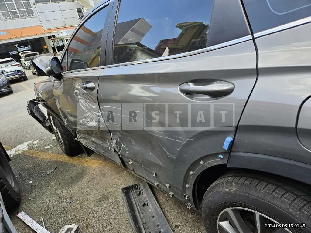 Photo 2 of 16: 2018 Hyundai Santa Fe, VIN KMHS281BBKU007230 — Korean insurance auction