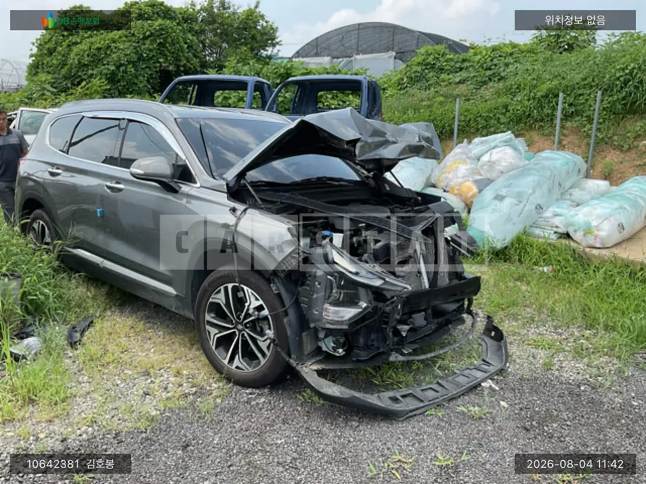 Photo 2 of 48: 2019 Hyundai Santa Fe, VIN KMHS381ABKU181326 — Korean insurance auction