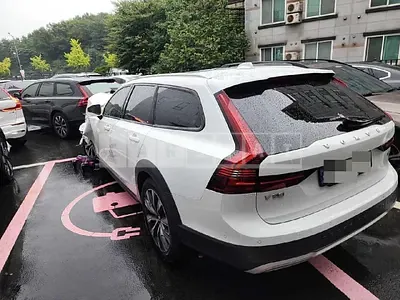 Photo 1 of 12: 2021 Volvo V90CCB5 AWD — Korean insurance auction