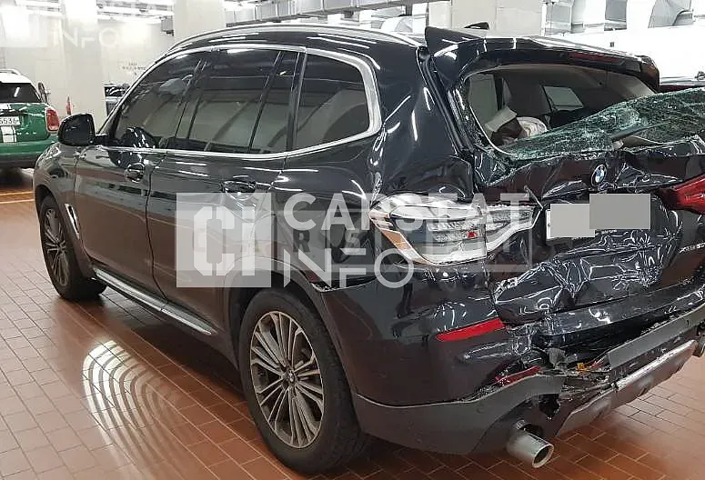 Photo 2 of 33: 2021 BMW X3 xDrive20i — Korean insurance auction