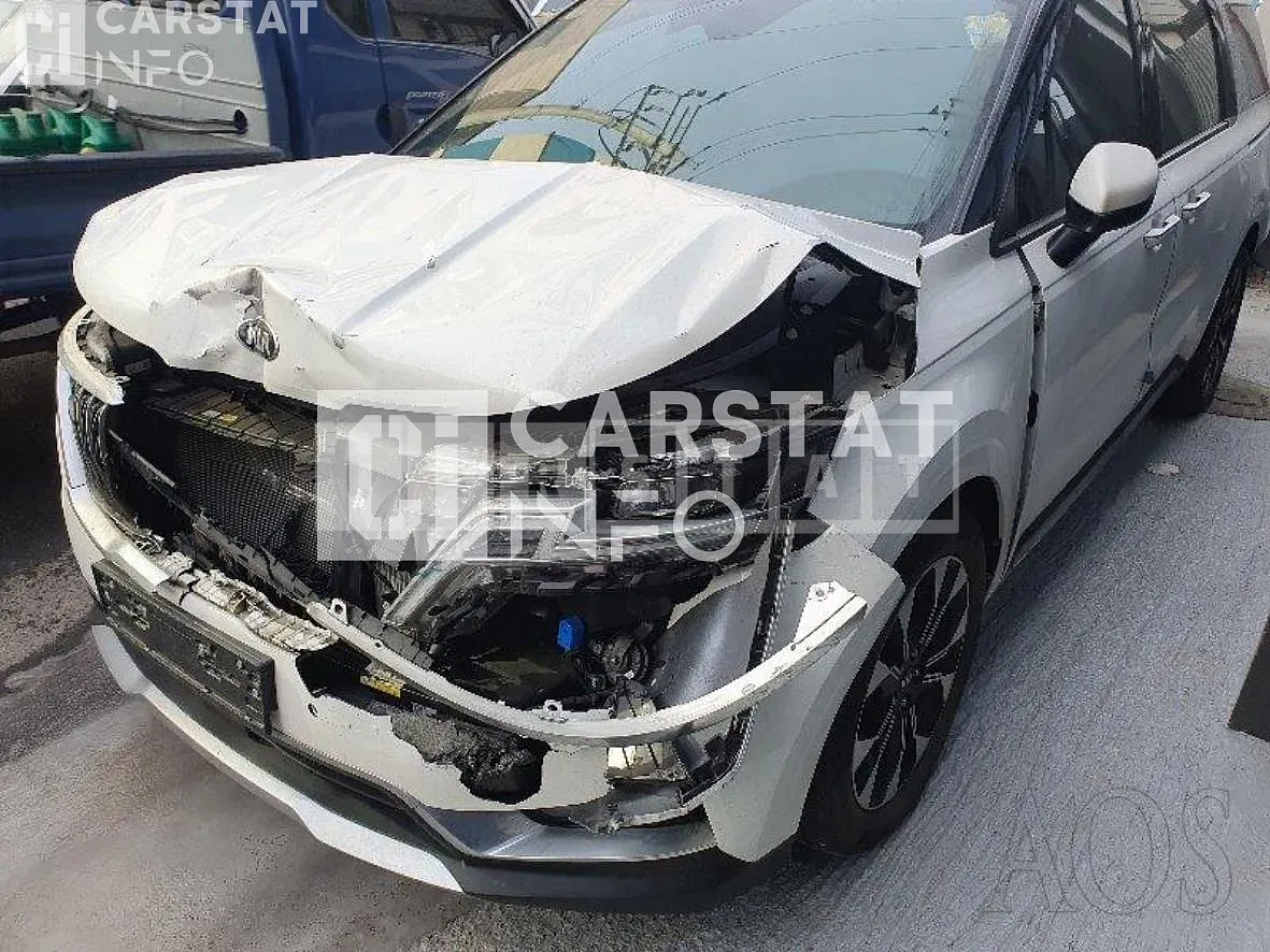 Photo 2 of 13: 2020 Kia Carnival 2.2 — Korean insurance auction