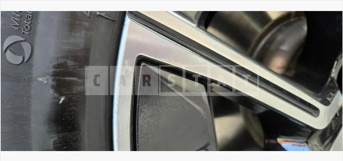 Photo 2 of 6: 2023 BMW (parts) 740i Wheels — Korean insurance auction