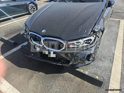 Photo 1 of 34: 2025 BMW 320i — Korean insurance auction