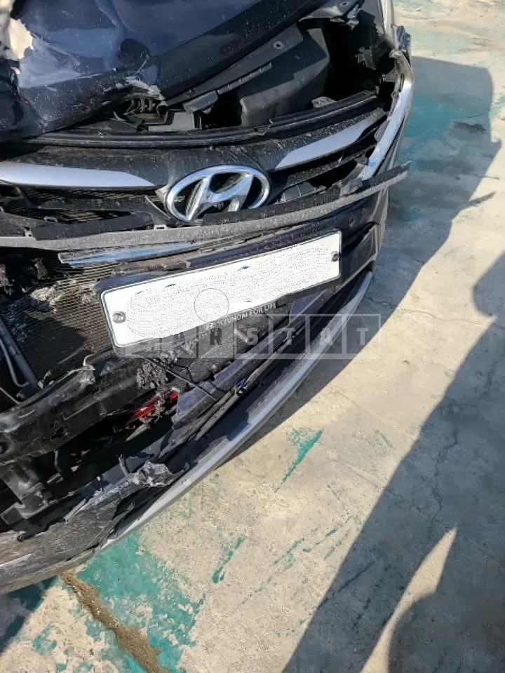 Photo 2 of 18: 2016 Hyundai Santa Fe, VIN KMHSW81UBGU579234 — Korean insurance auction