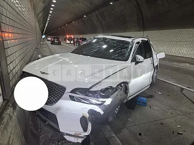 Photo 1 of 20: 2022 Genesis GV70, VIN KMTMA81BBNU069551 — Korean insurance auction