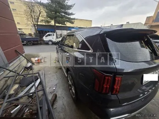 Photo 2 of 12: 2021 Kia Sorento, VIN KNARF81BGMA040573 — Korean insurance auction