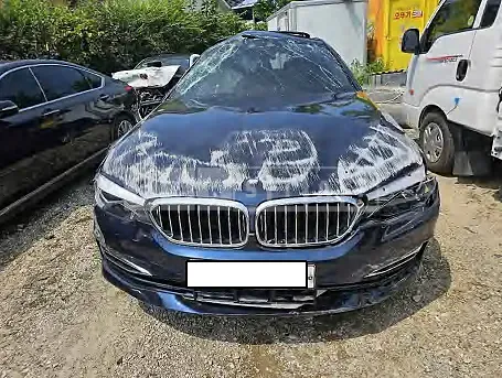 Photo 2 of 14: 2020 BMW 520i Luxury, VIN WBAJK9102LCD68054 — Korean insurance auction