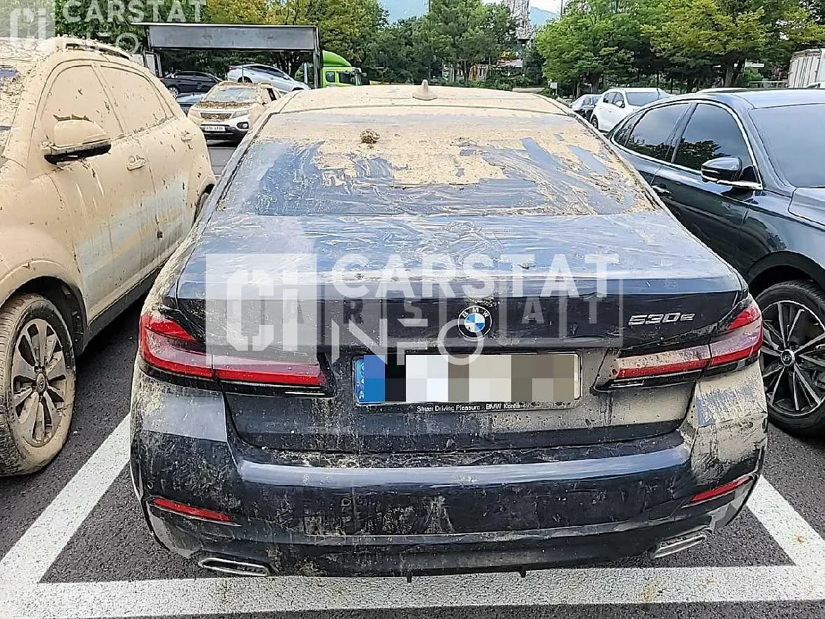 Photo 2 of 12: 2021 BMW Calm 530e — Korean insurance auction
