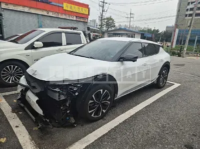 Photo 1 of 10: 2022 Kia EV6 — Korean insurance auction