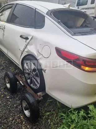 Photo 2 of 4: 2018 Kia K5 — Korean insurance auction
