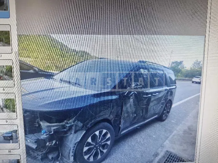 Photo 2 of 8: 2022 Kia Carnival Gasoline — Korean insurance auction