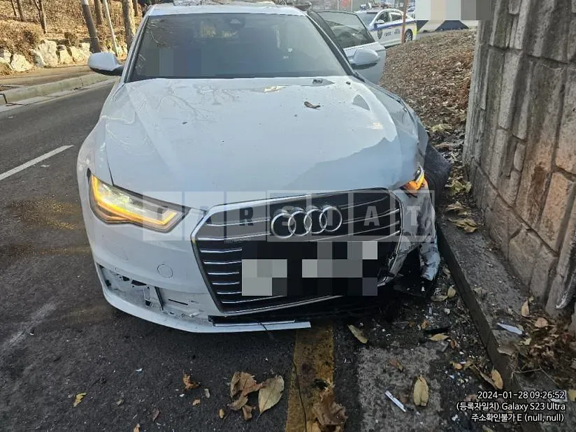 Photo 2 of 12: 2015 Audi A6 40 TDI quattro, VIN WAUZZZ4G3GN050877 — Korean insurance auction