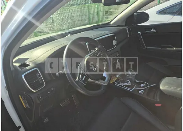 Photo 2 of 21: 2019 Kia Sportage — Korean insurance auction