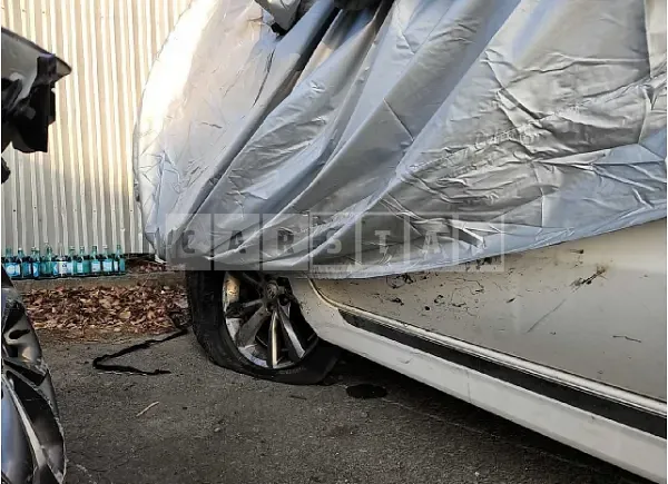 Photo 2 of 12: 2019 Kia Carnival, VIN KNAME81ABKS457467 — Korean insurance auction