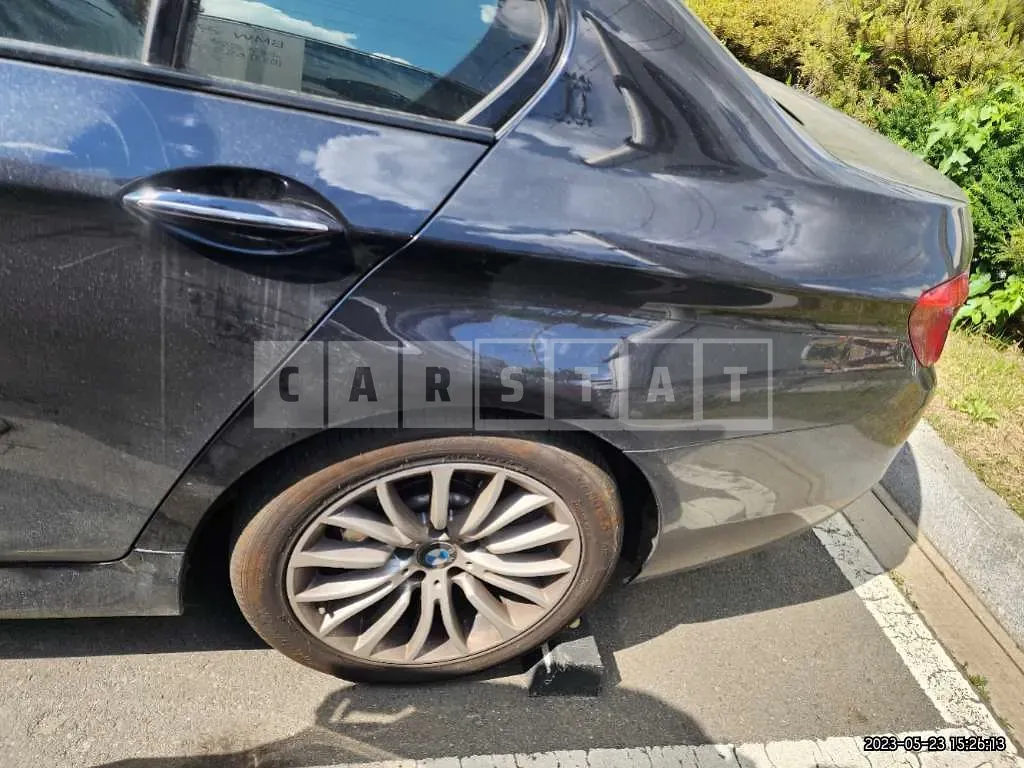 Photo 2 of 19: 2016 BMW 520d, VIN WBA5E5104GG072871 — Korean insurance auction