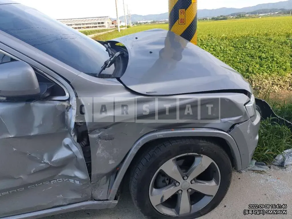 Photo 2 of 25: 2015 Jeep Straw Grand Cherokee, VIN 1C4RJFCM7FC928109 — Korean insurance auction