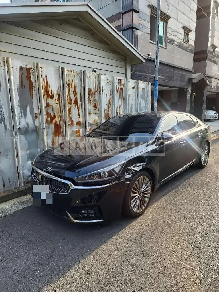 Photo 2 of 37: 2018 Kia K7 — Korean insurance auction