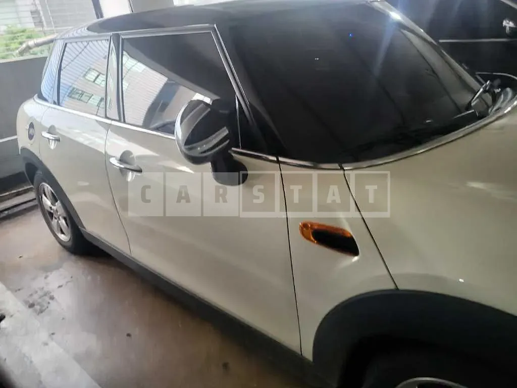 Photo 2 of 24: 2016 MINI Cooper Five-Door, VIN WMWXU1109G2D89355 — Korean insurance auction