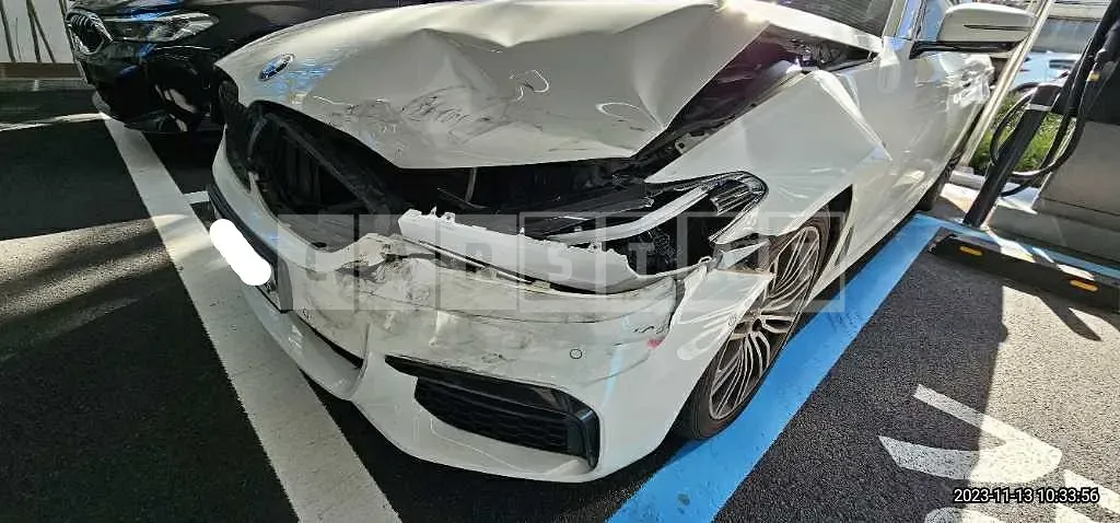 Photo 2 of 21: 2017 BMW 530d, VIN WBAJC9102HG941836 — Korean insurance auction