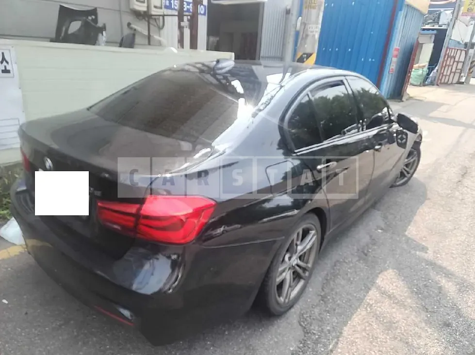 Photo 2 of 9: 2017 BMW 320d — Korean insurance auction