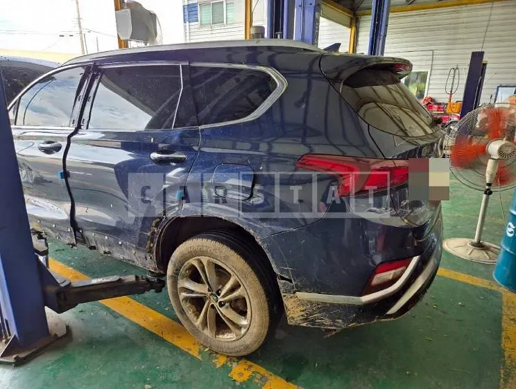 Photo 2 of 11: 2019 Hyundai Santa Fe TM 2.0 — Korean insurance auction