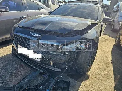 Photo 1 of 30: 2018 Genesis Hyundai G70, VIN KMTG541EBJU019916 — Korean insurance auction