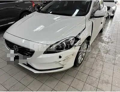Photo 1 of 14: 2016 Volvo V40D3 — Korean insurance auction