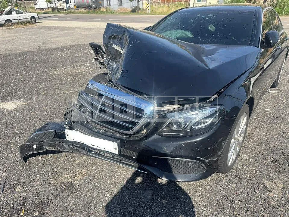 Photo 2 of 15: 2017 Mercedes-Benz E220d 4Matic, VIN WDDZF0FB8HA222246 — Korean insurance auction