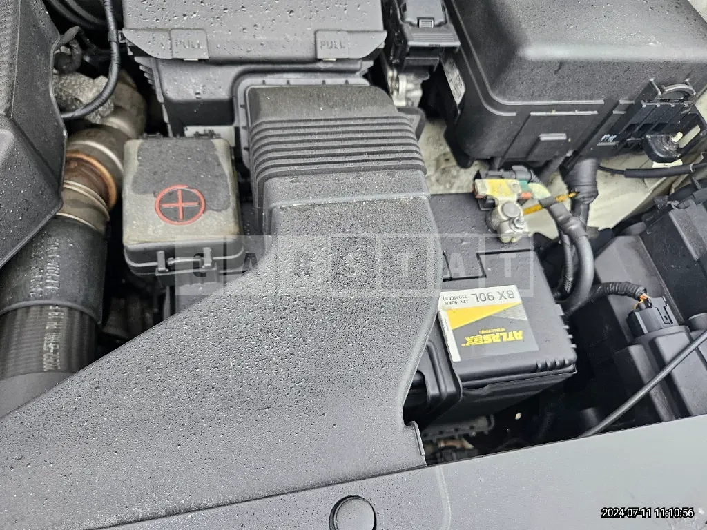 Photo 2 of 26: 2019 Kia Carnival — Korean insurance auction