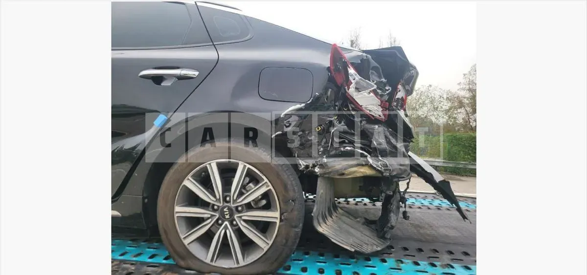 Photo 2 of 13: 2019 Kia K5 — Korean insurance auction