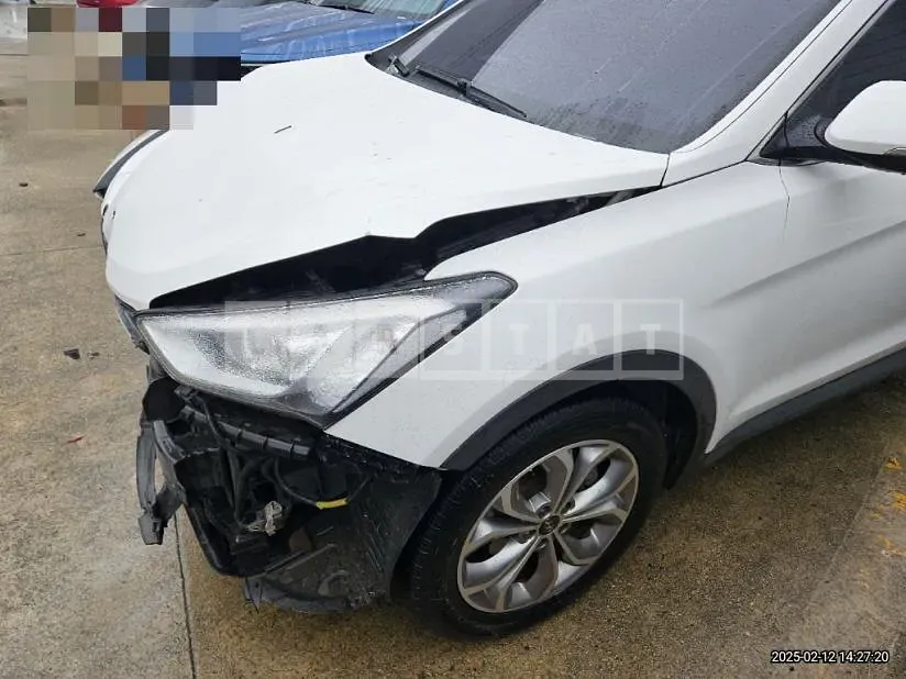 Photo 2 of 14: 2015 Hyundai Santa Fe DM — Korean insurance auction
